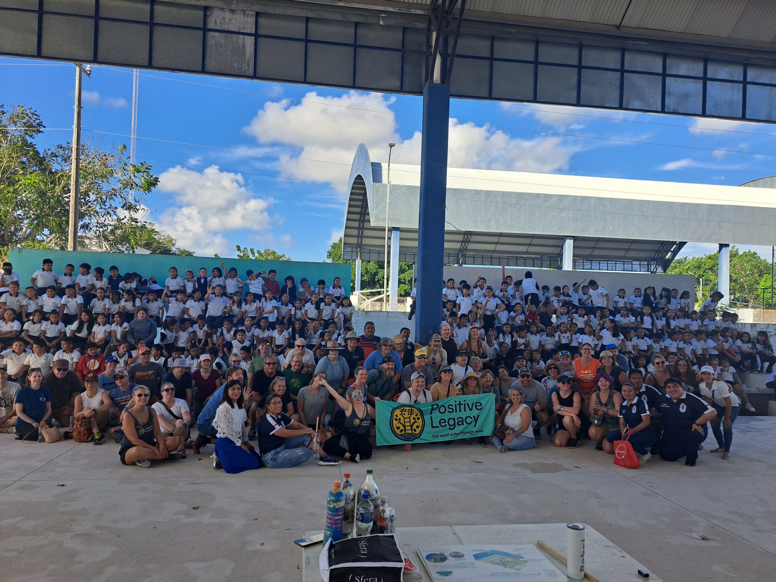 fundacion RCD y Positive Legacy_ecobancas_ecoliiks_puerto_aventuras