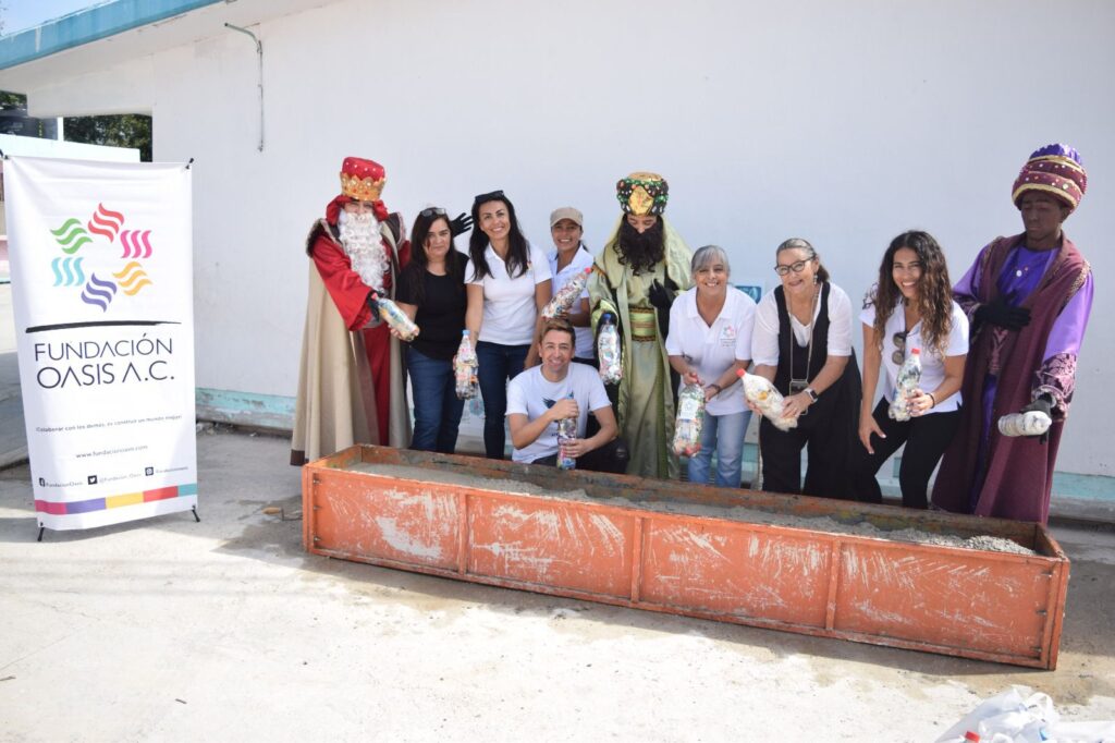 Ecobanca Fundación Oasis en primaria Lauro Aguirre Espinoza