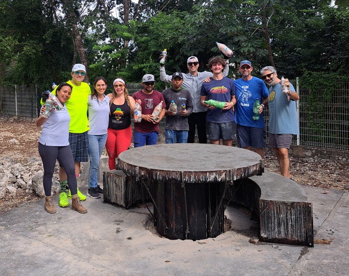 El ECOmedor Ecoliiks en Puerto Aventuras transforma 110 kg de residuos en infraestructura escolar gracias al voluntariado corporativo y la educación ambiental.